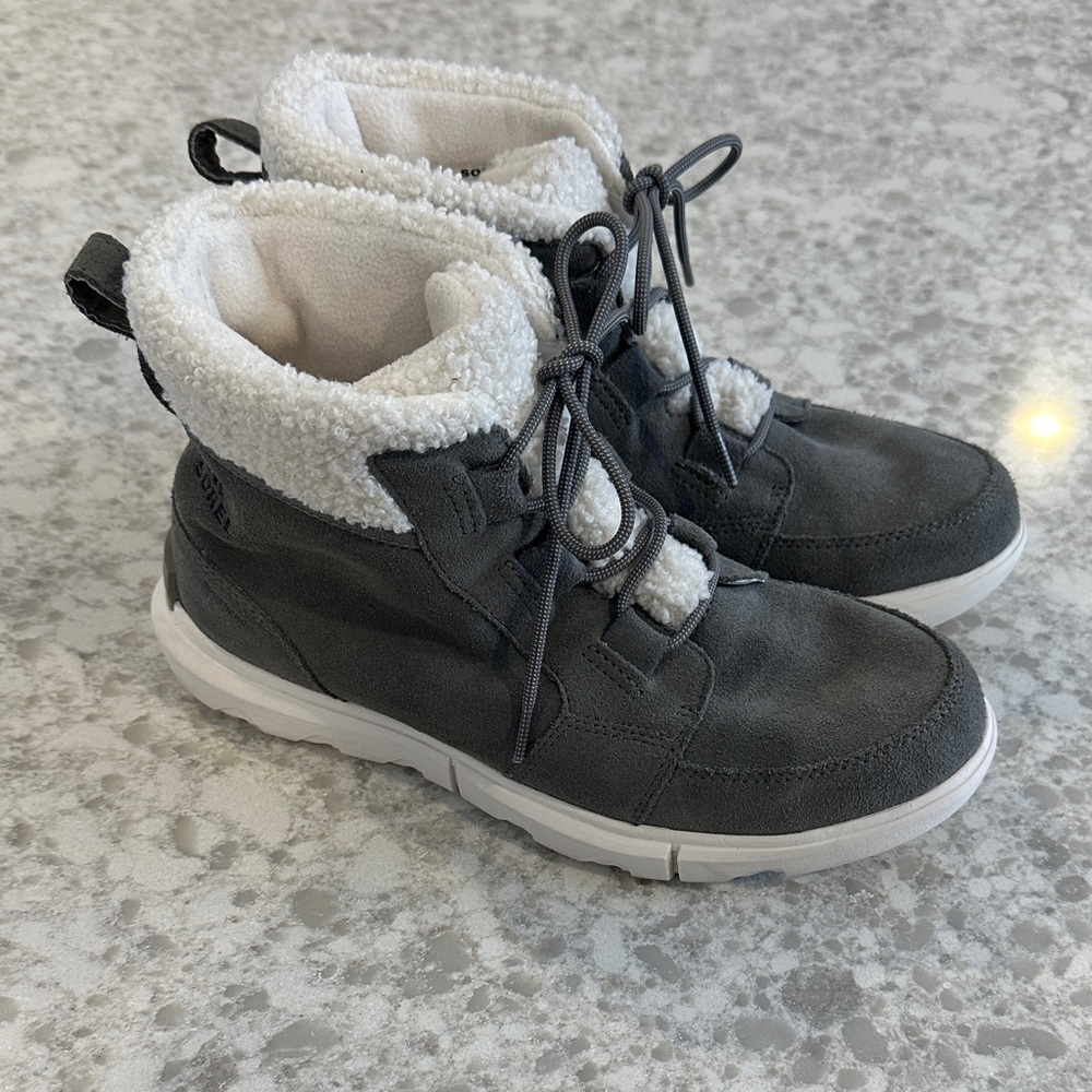 Sorel Women’s Grey Fleece Boots
